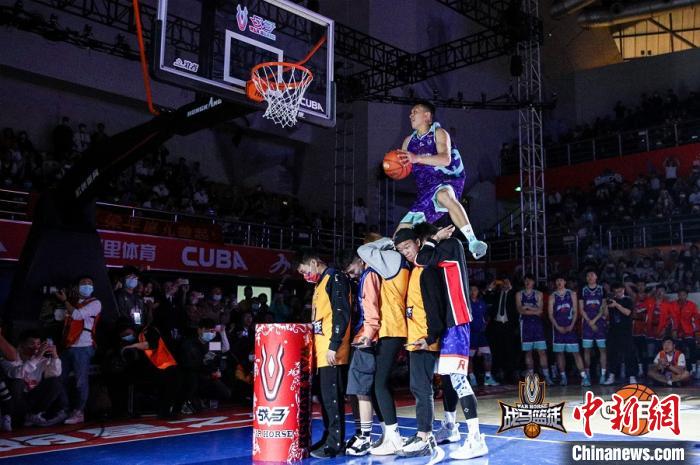 如何通过传球训练增强团队默契?_1